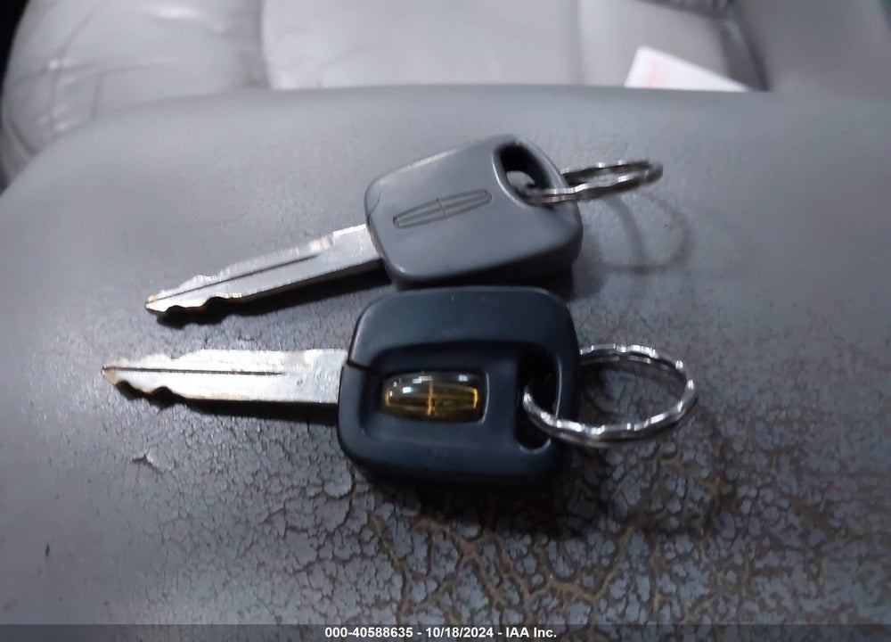 2001 LINCOLN CONTINENTAL VIN: 1LNHM97V91Y654314