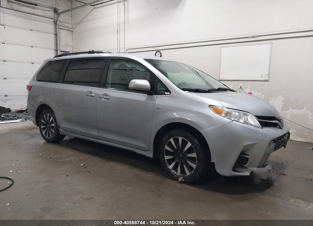 2018 TOYOTA SIENNA LE 7 PASSENGER VIN: 5TDJZ3DC5JS194586