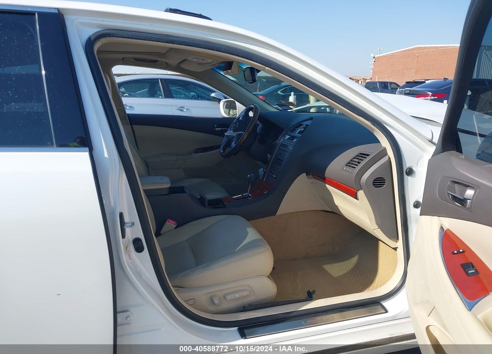 2011 LEXUS ES 350 VIN: JTHBK1EG5B2456824