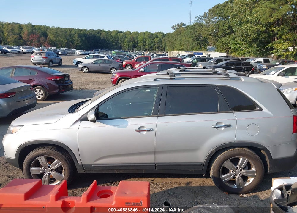 2013 KIA SORENTO EX V6 VIN: 5XYKU3A28DG319399