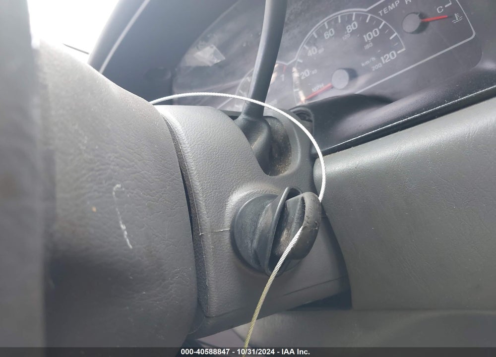 2001 FORD WINDSTAR LX VIN: 2FMZA51421BB26889