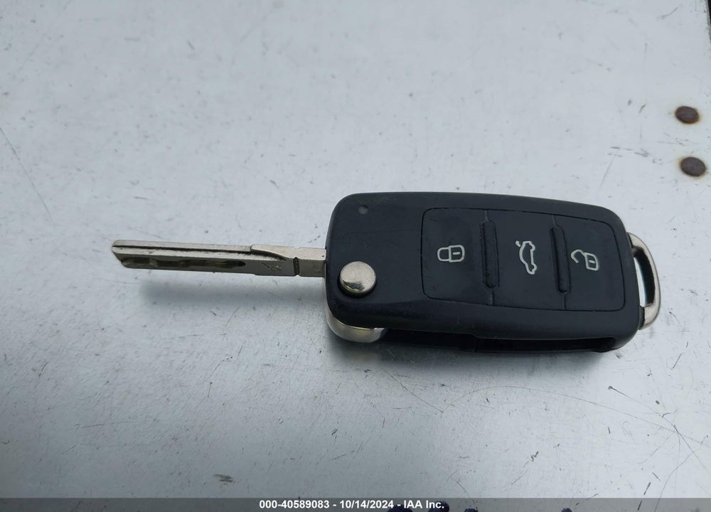 2011 VOLKSWAGEN JETTA 2.5L SE VIN: 3VWDZ7AJ1BM330587