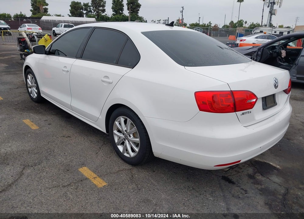 2011 VOLKSWAGEN JETTA 2.5L SE VIN: 3VWDZ7AJ1BM330587