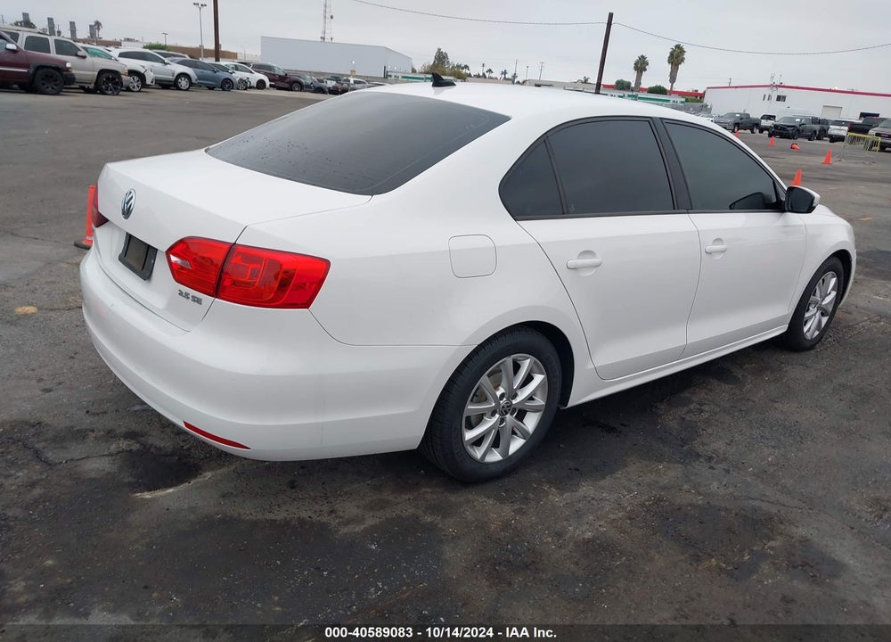 2011 VOLKSWAGEN JETTA 2.5L SE VIN: 3VWDZ7AJ1BM330587