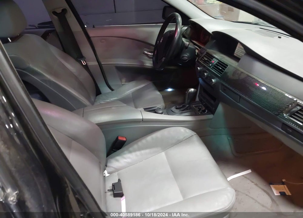 2007 BMW 530XI VIN: WBANF73577CU24544