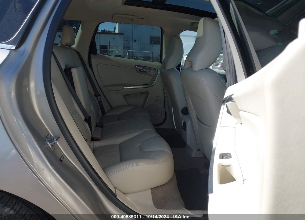 2015 VOLVO XC60 3.2 PLATINUM VIN: YV4952RD9F2586072