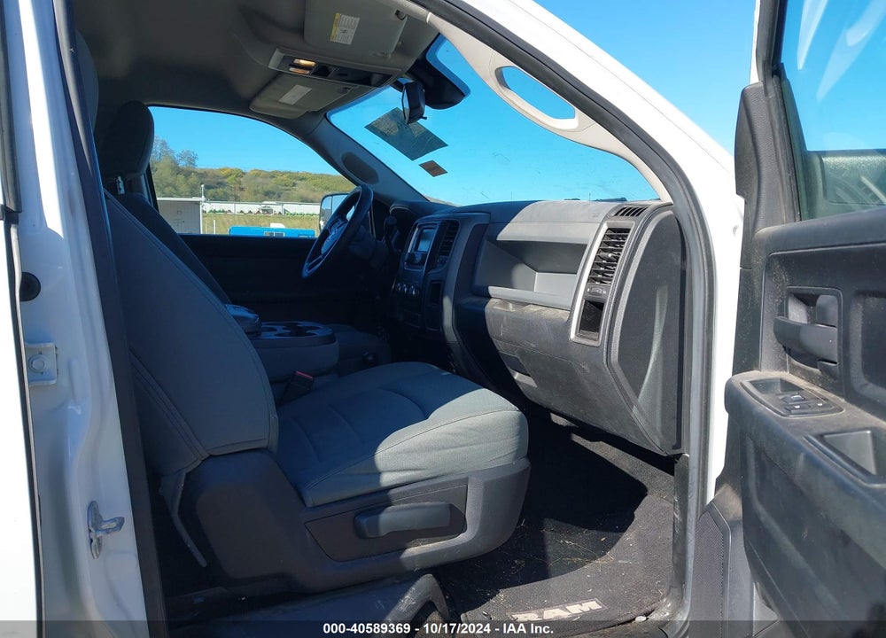 2013 RAM 2500 TRADESMAN VIN: 3C6UR5CL1DG572181