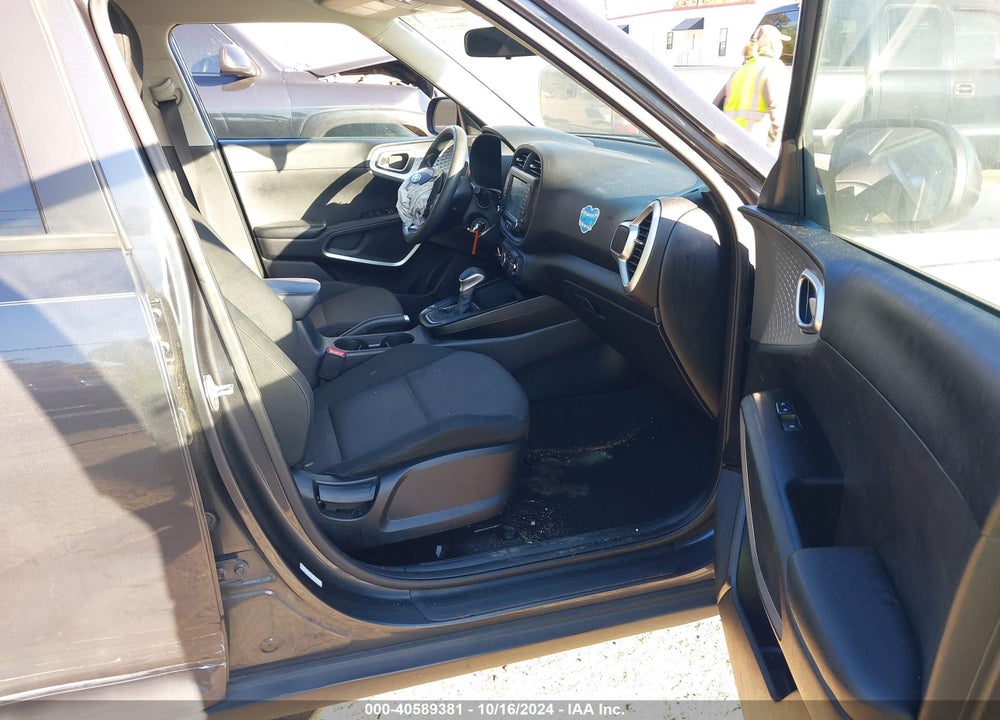 2020 KIA SOUL LX VIN: KNDJ23AU8L7735547