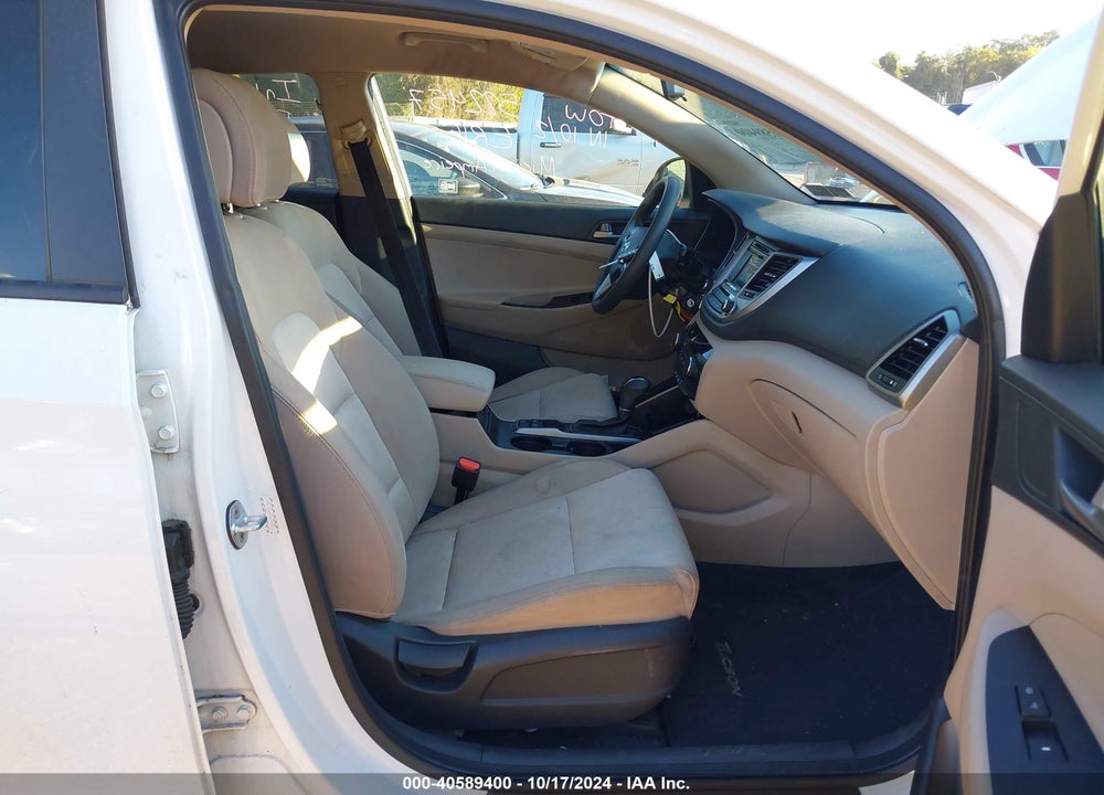 2017 HYUNDAI TUCSON VIN: KM8J3CA2XHU285058