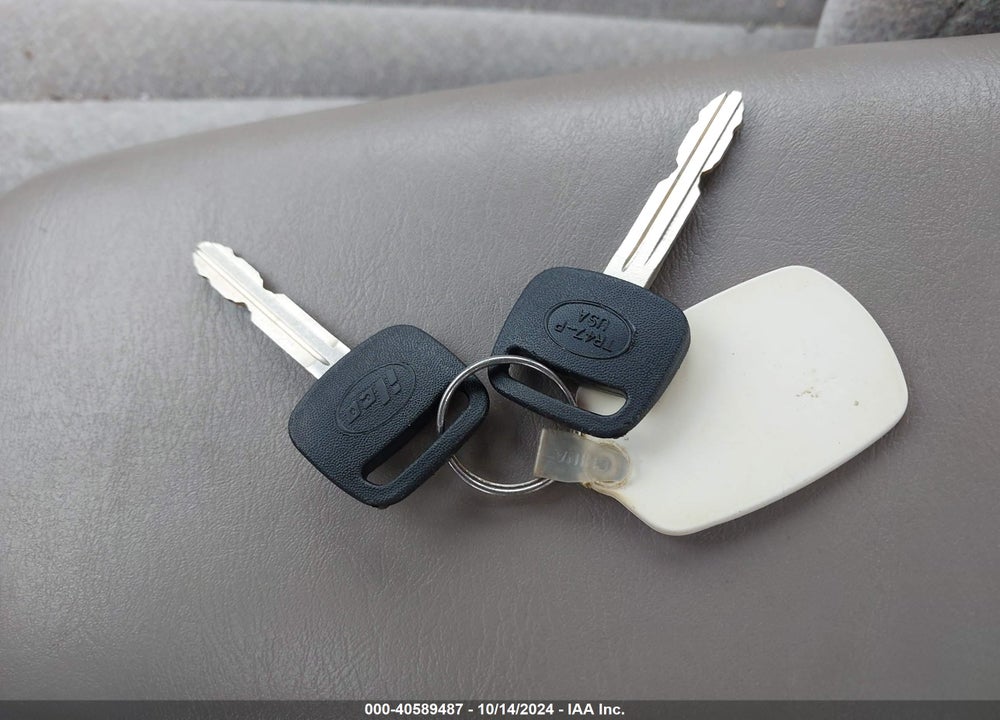 1998 TOYOTA AVALON XL VIN: 4T1BF18B2WU218845