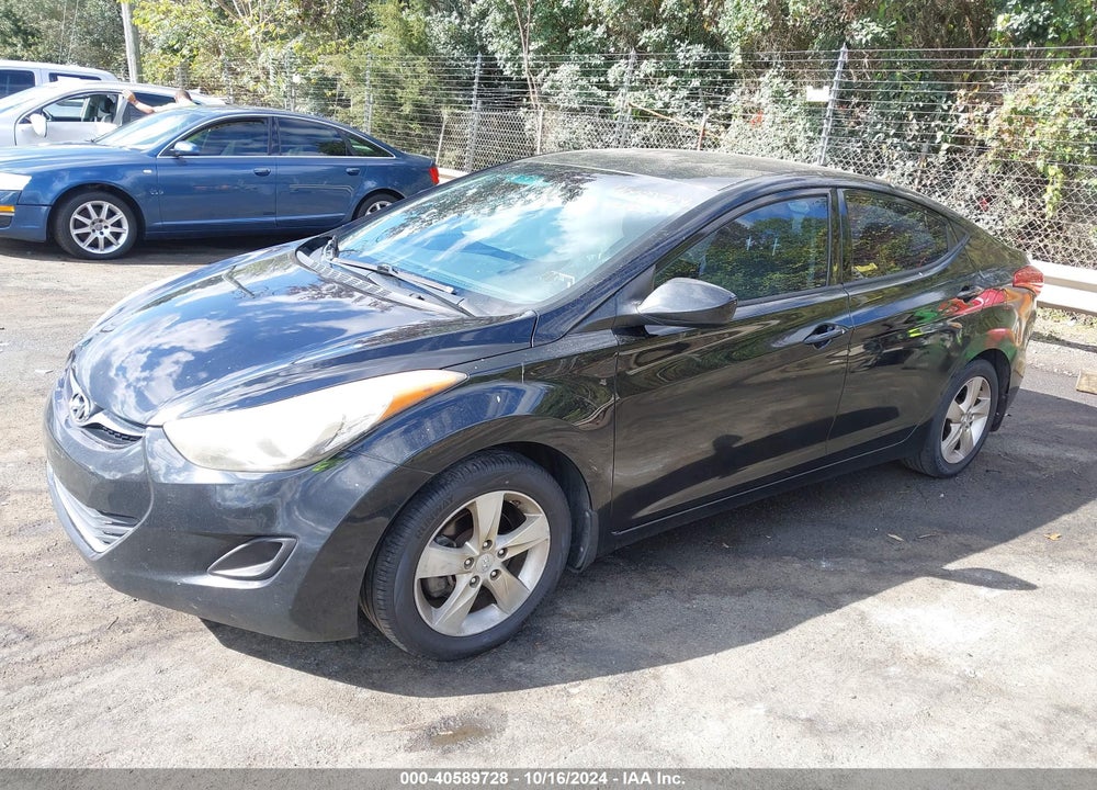 2013 HYUNDAI ELANTRA VIN: KMHDH4AE9DU012685