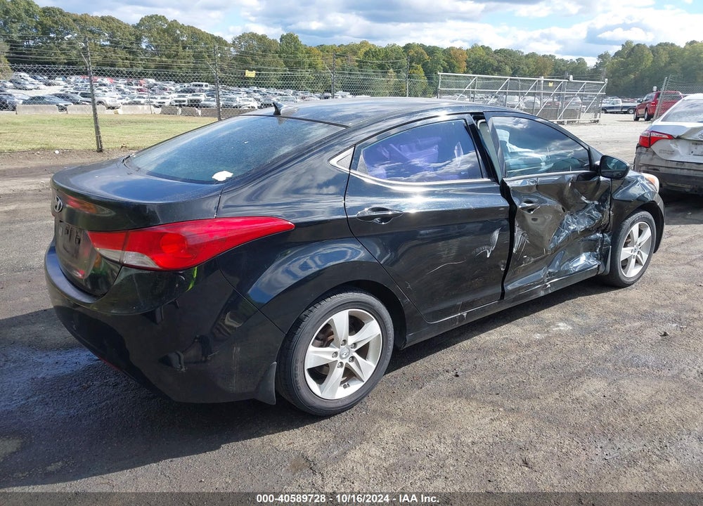 2013 HYUNDAI ELANTRA VIN: KMHDH4AE9DU012685