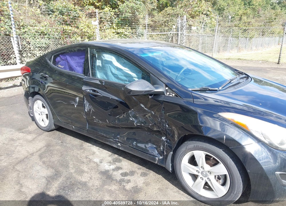 2013 HYUNDAI ELANTRA VIN: KMHDH4AE9DU012685