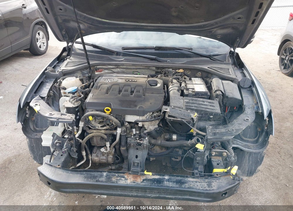 2015 VOLKSWAGEN PASSAT 2.0L TDI SE VIN: 1VWBV7A36FC059537