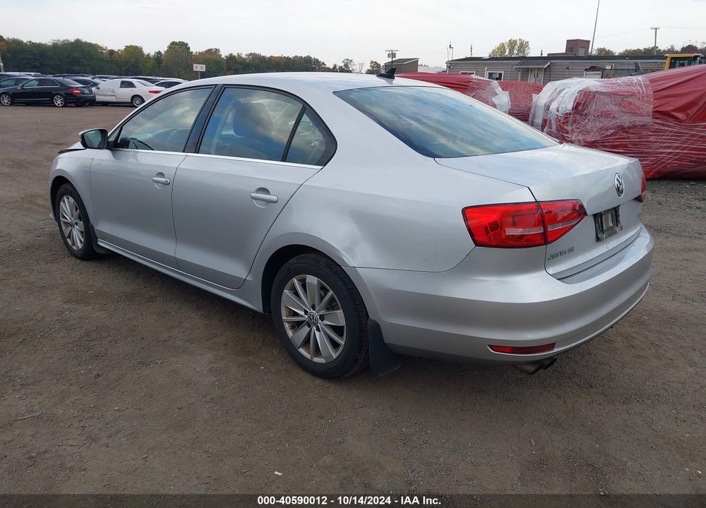 2015 VOLKSWAGEN JETTA 1.8T SE VIN: 3VWD17AJ0FM253871