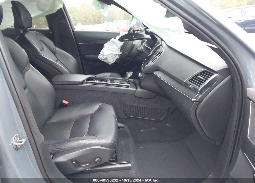 2020 VOLVO XC90 T5 MOMENTUM 7 PASSENGER VIN: YV4102CK0L1583081