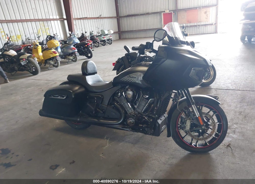 2023 INDIAN MOTORCYCLE CO. CHALLENGER DARK HORSE VIN: 56KLCCRR2P3419302