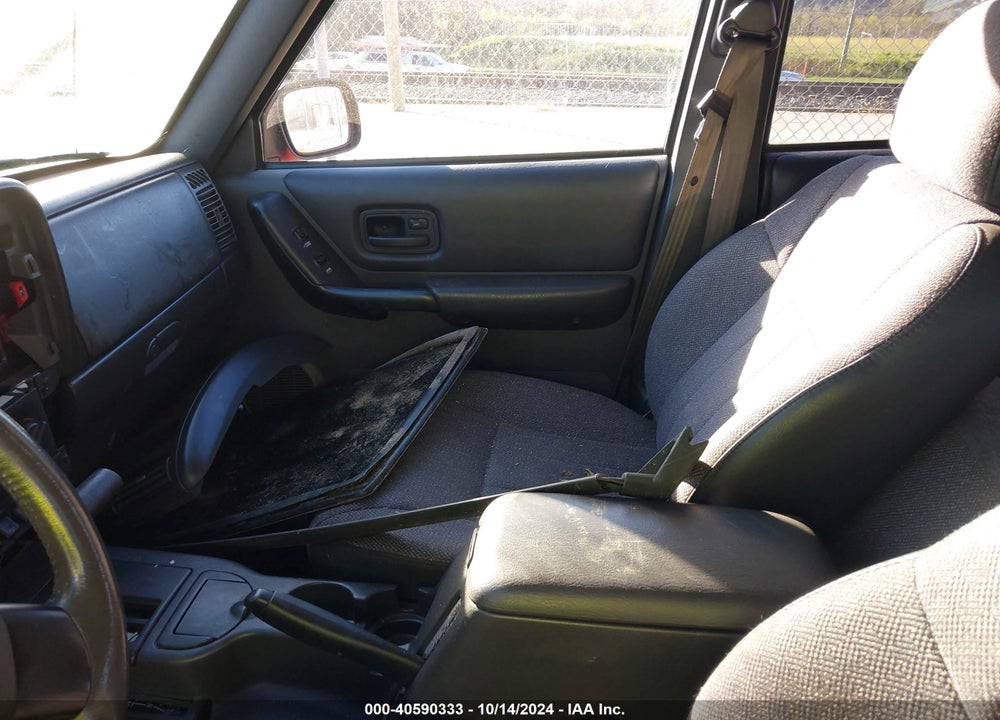 2000 JEEP CHEROKEE CLASSIC VIN: 1J4FF58S4YL115796
