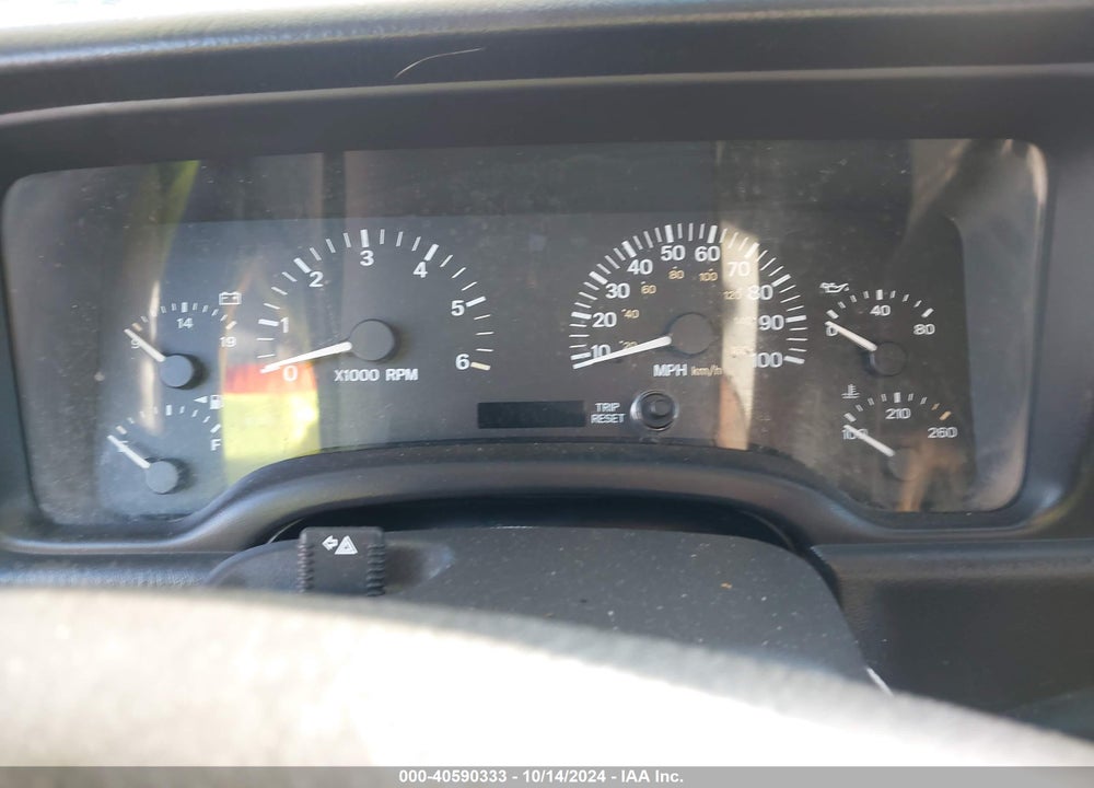 2000 JEEP CHEROKEE CLASSIC VIN: 1J4FF58S4YL115796