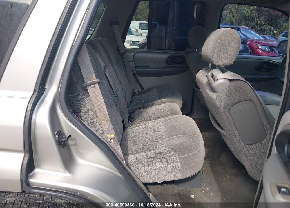 2002 CHEVROLET TRAILBLAZER LS VIN: 1GNDS13S222272496