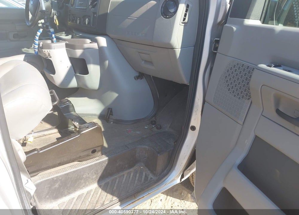 2014 FORD E-350 SUPER DUTY XL VIN: 1FBSS3BL0EDA71702