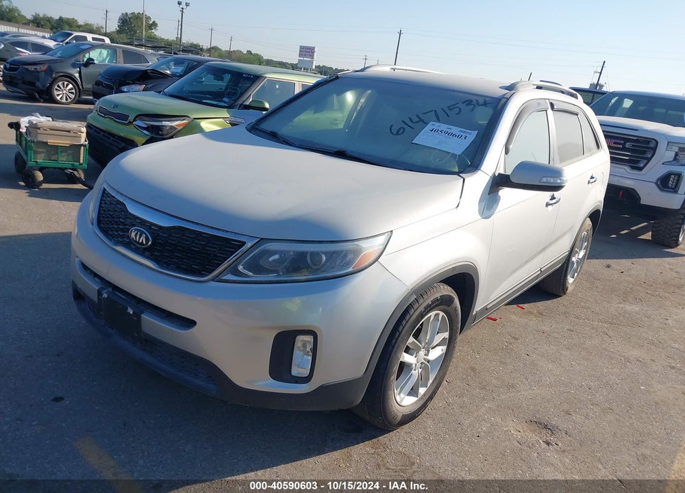 2015 KIA SORENTO LX VIN: 5XYKT3A64FG603590