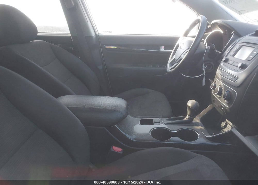 2015 KIA SORENTO LX VIN: 5XYKT3A64FG603590