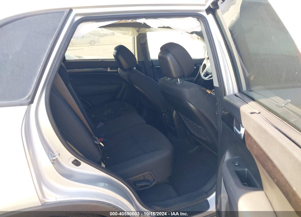 2015 KIA SORENTO LX VIN: 5XYKT3A64FG603590