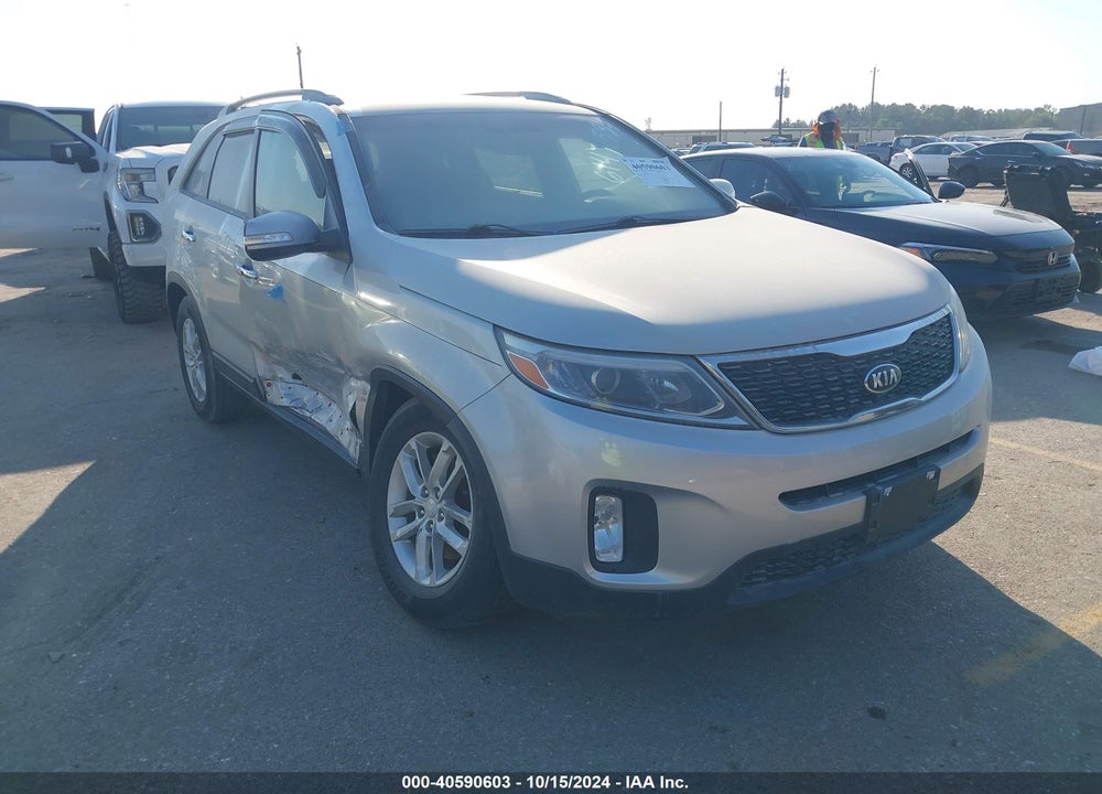 2015 KIA SORENTO LX VIN: 5XYKT3A64FG603590