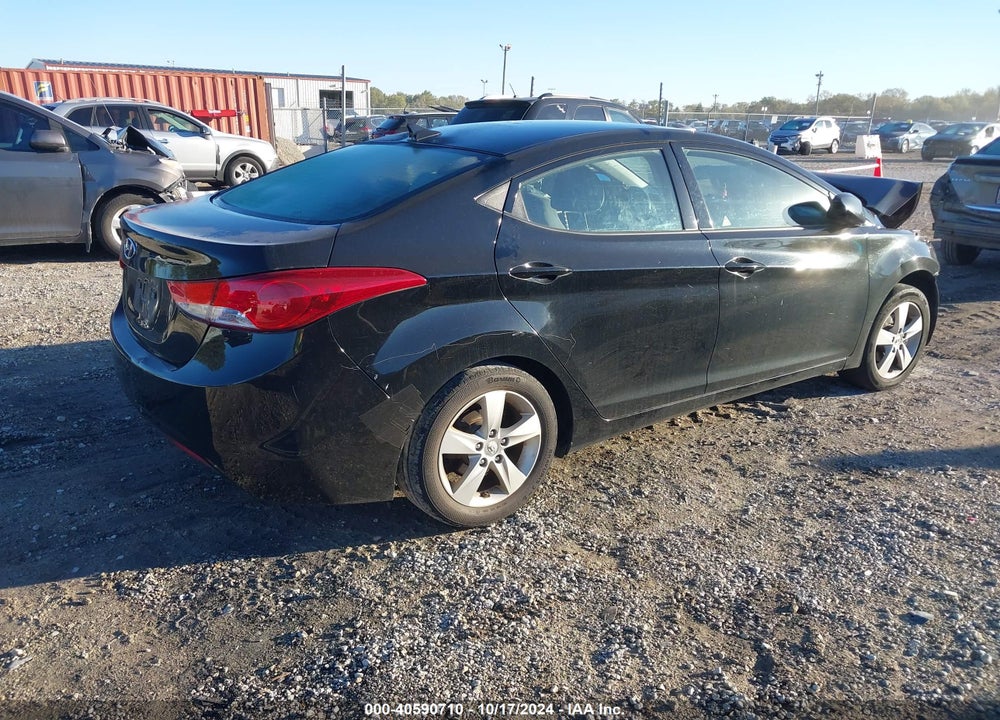 2013 HYUNDAI ELANTRA GLS VIN: KMHDH4AE8DU880578