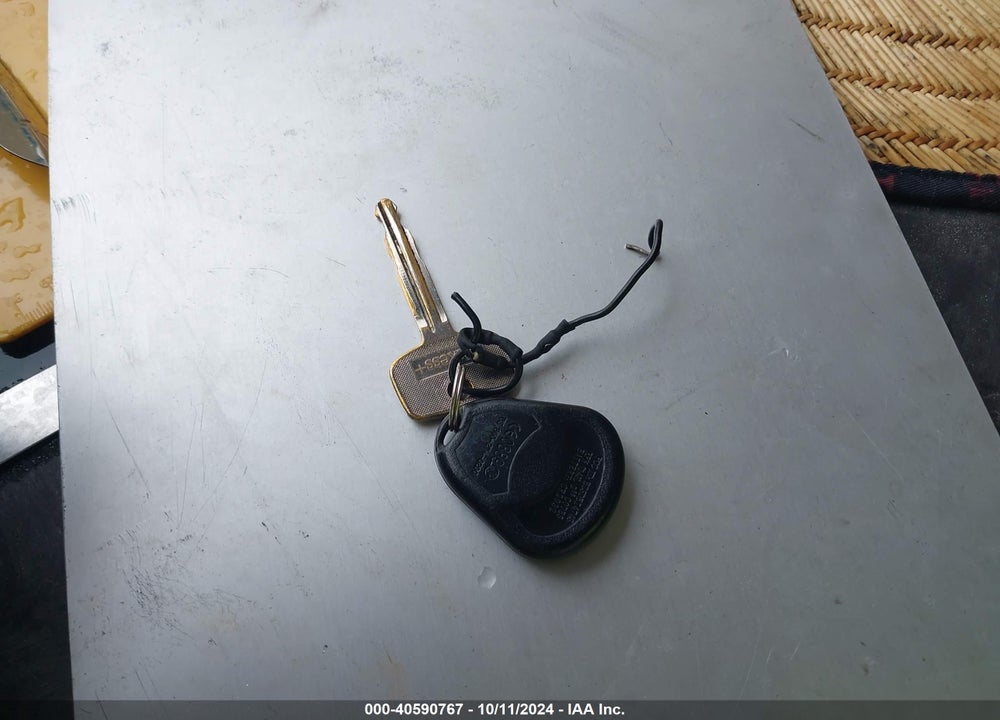 2002 TOYOTA CAMRY LE VIN: 4T1BE32K32U561911
