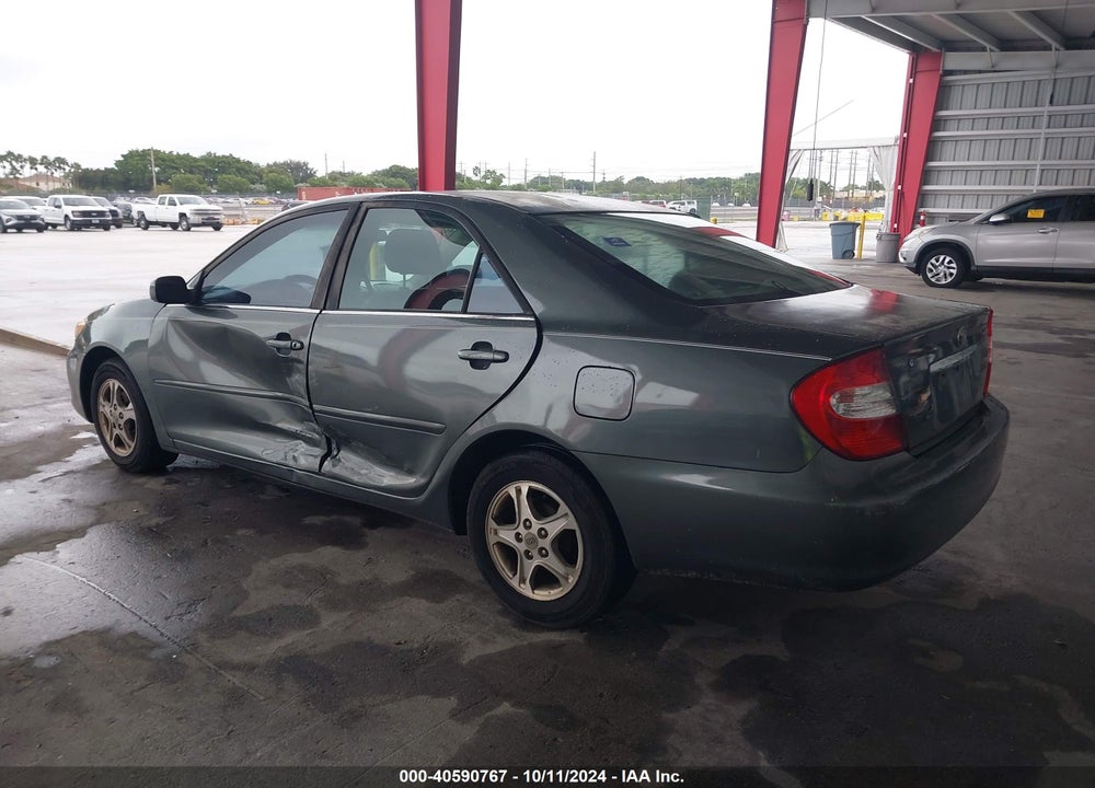 2002 TOYOTA CAMRY LE VIN: 4T1BE32K32U561911