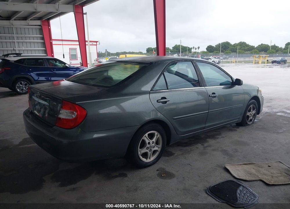 2002 TOYOTA CAMRY LE VIN: 4T1BE32K32U561911