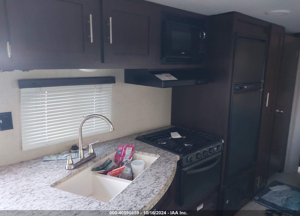 2018 KZ TRAVEL TRLR VIN: 4EZTU2925J5035976