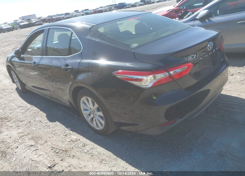 2018 TOYOTA CAMRY LE VIN: JTNB11HK2J3045308