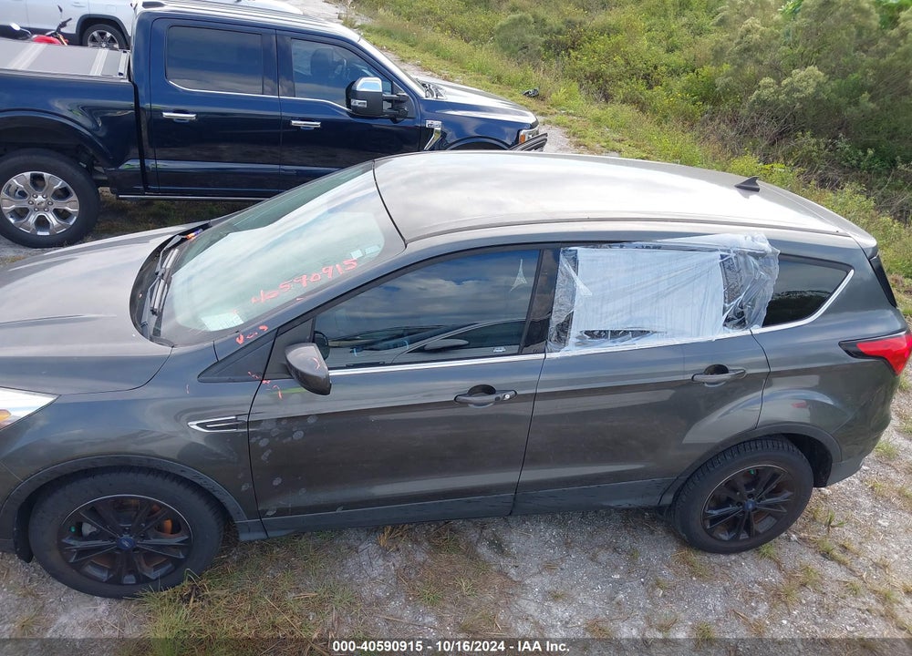 2019 FORD ESCAPE SE VIN: 1FMCU0GD2KUA12037