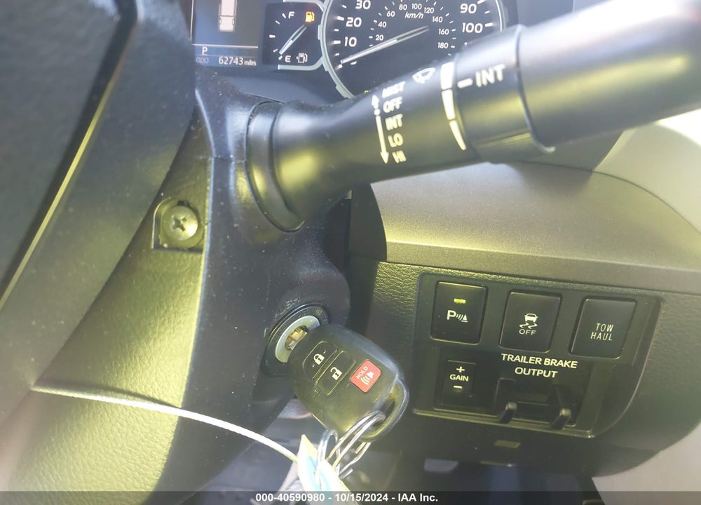 2018 TOYOTA TUNDRA SR5 5.7L V8 VIN: 5TFDY5F19JX720266