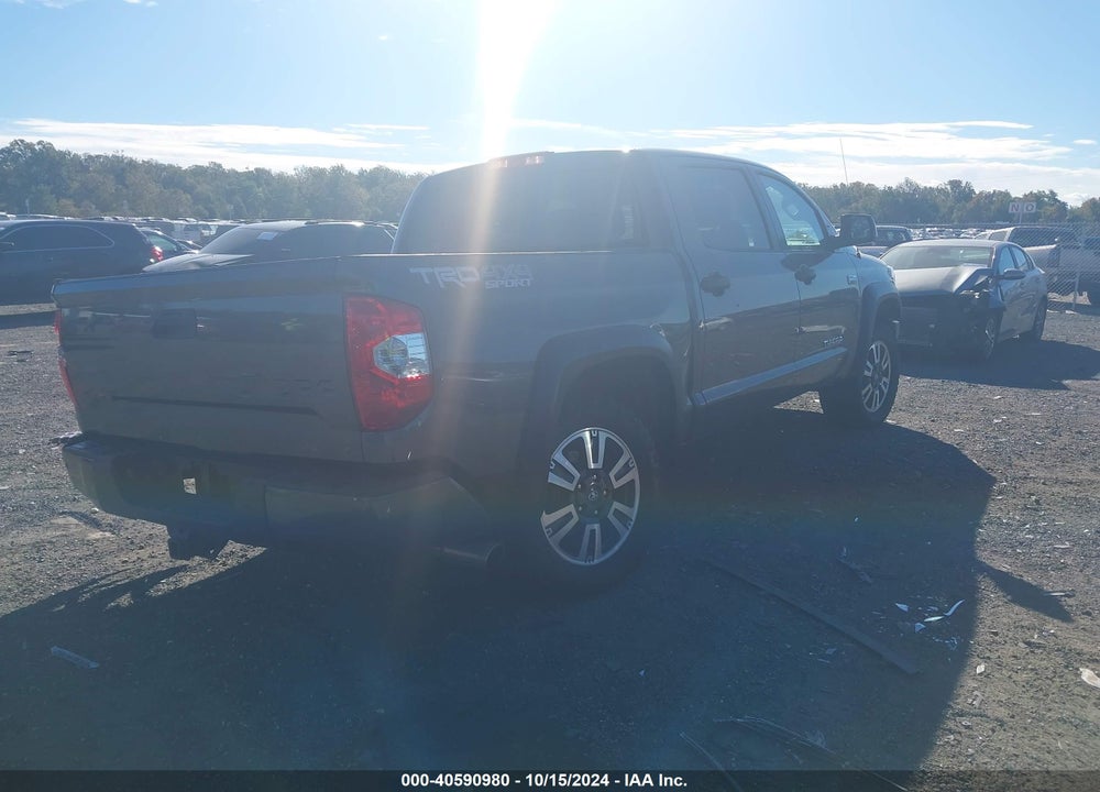 2018 TOYOTA TUNDRA SR5 5.7L V8 VIN: 5TFDY5F19JX720266