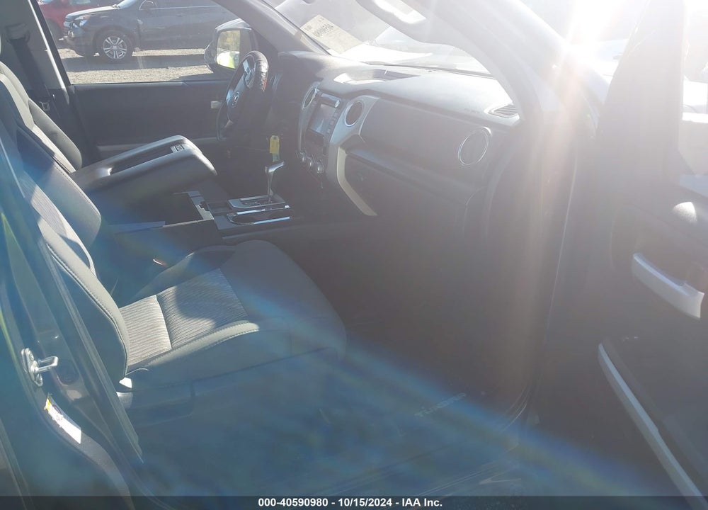 2018 TOYOTA TUNDRA SR5 5.7L V8 VIN: 5TFDY5F19JX720266