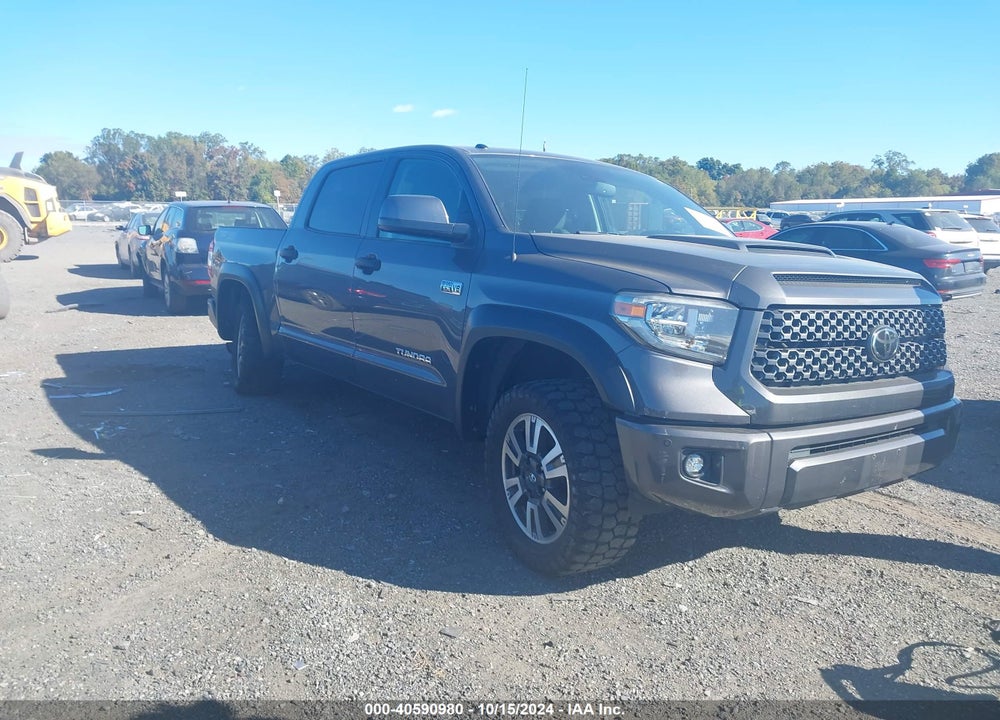 2018 TOYOTA TUNDRA SR5 5.7L V8 VIN: 5TFDY5F19JX720266