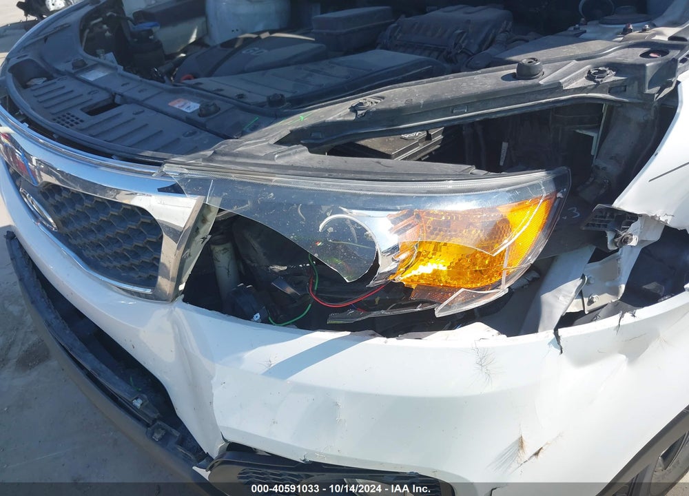 2013 KIA SORENTO LX VIN: 5XYKT3A63DG348590