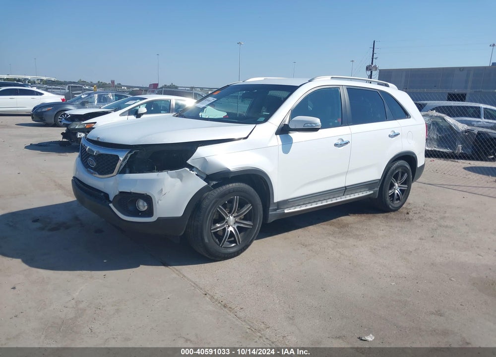 2013 KIA SORENTO LX VIN: 5XYKT3A63DG348590