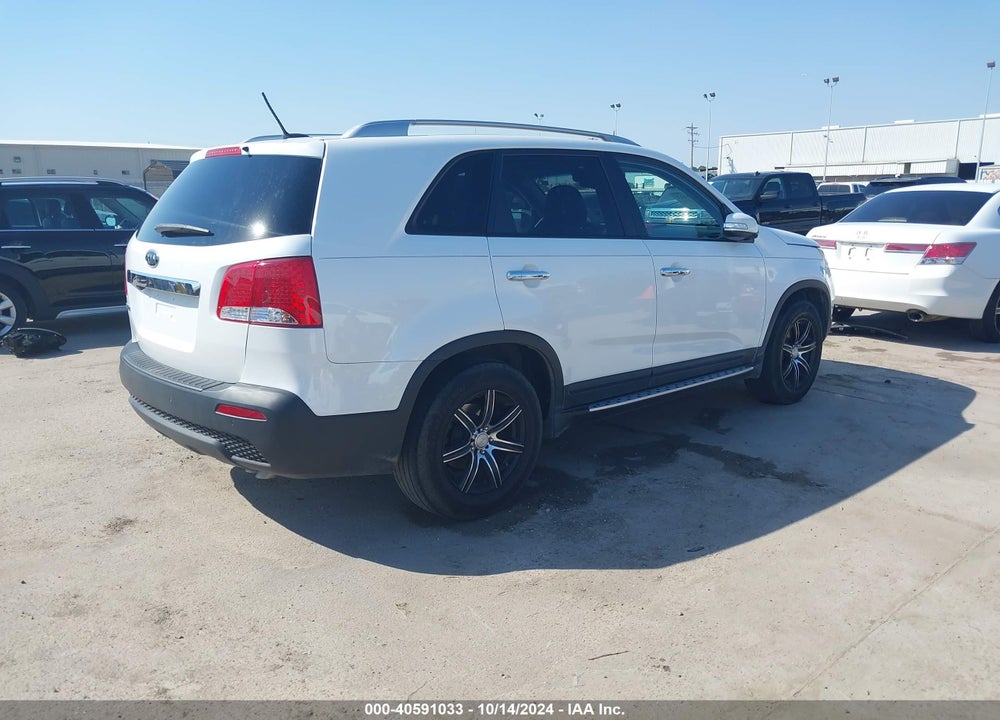 2013 KIA SORENTO LX VIN: 5XYKT3A63DG348590