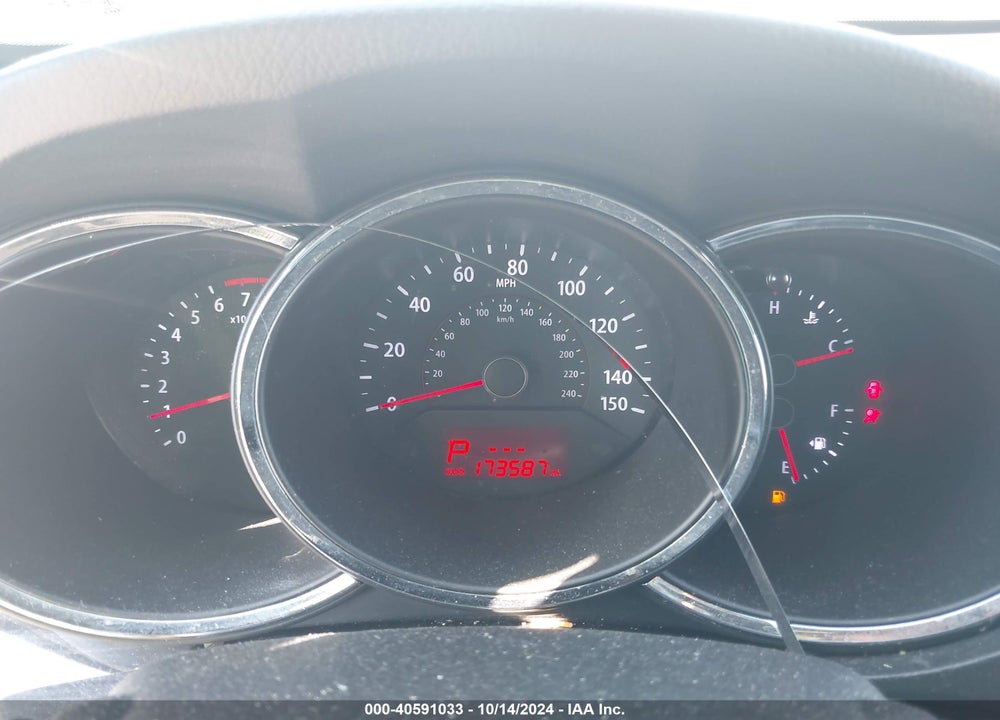 2013 KIA SORENTO LX VIN: 5XYKT3A63DG348590