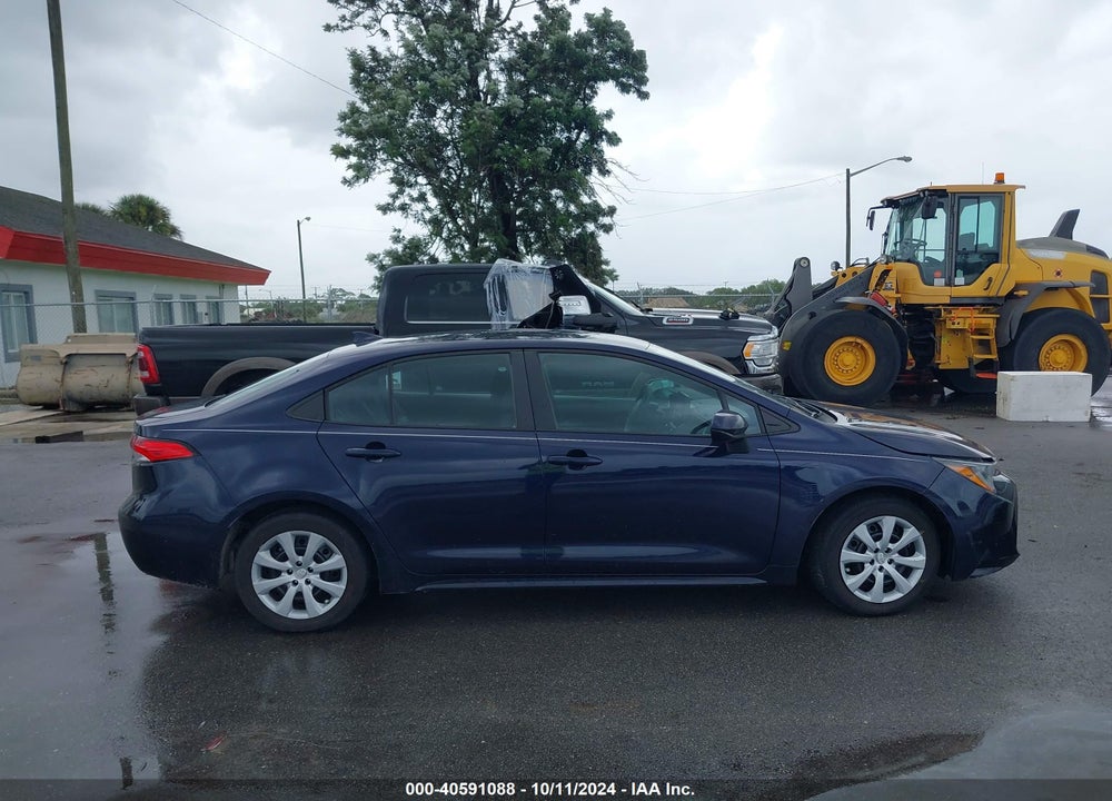 2022 TOYOTA COROLLA LE VIN: 5YFEPMAE7NP385654