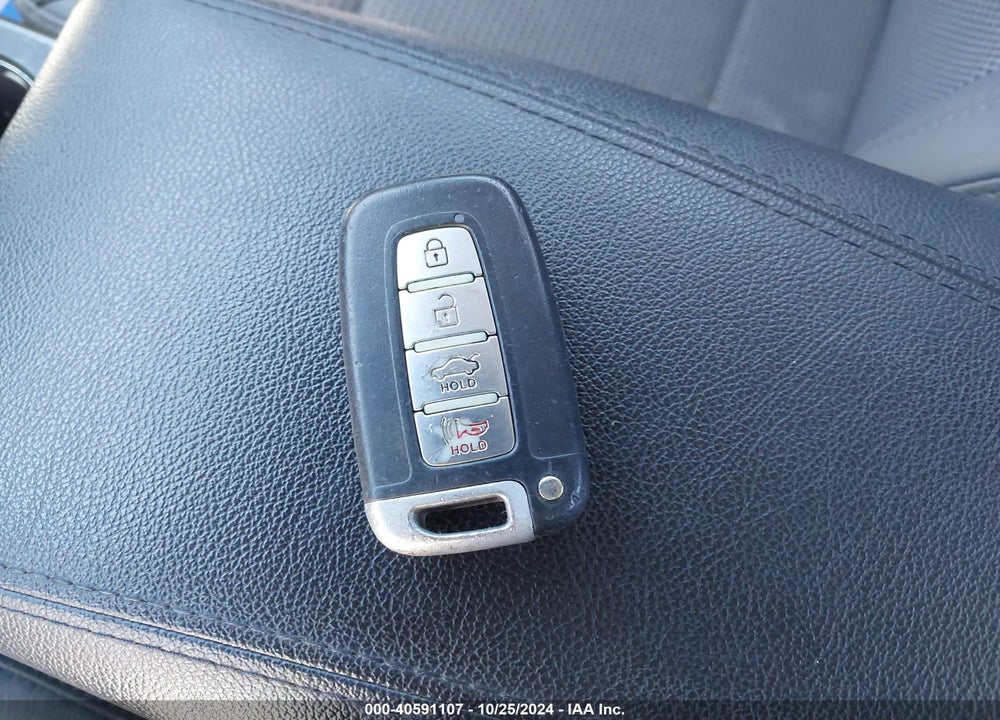 2011 HYUNDAI SONATA VIN: 5NPEC4AB8BH181634