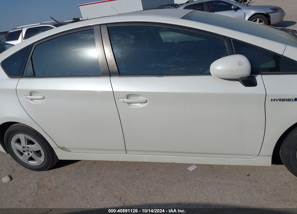 2011 TOYOTA PRIUS TWO VIN: JTDKN3DU4B0299584