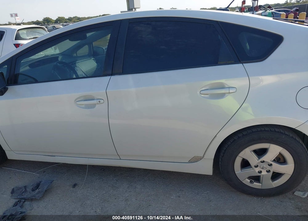 2011 TOYOTA PRIUS TWO VIN: JTDKN3DU4B0299584