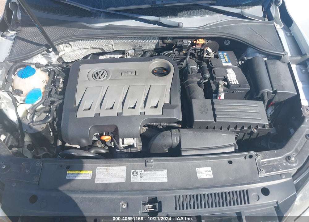 2013 VOLKSWAGEN PASSAT 2.0L TDI SE VIN: 1VWBN7A39DC127780