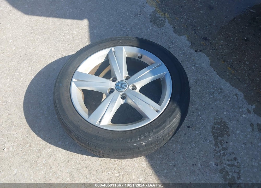 2013 VOLKSWAGEN PASSAT 2.0L TDI SE VIN: 1VWBN7A39DC127780